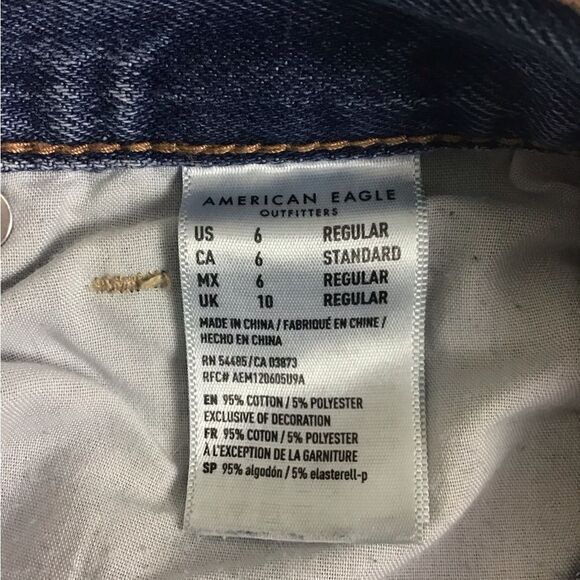 American Eagle Mom Jeans Busted Knee & Chewed Hem Jeans Size 6 - Picture 11 of 12